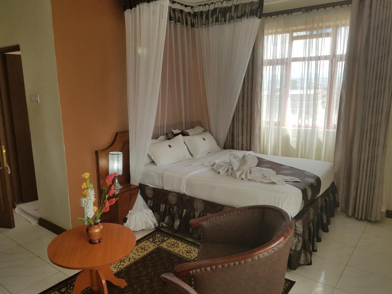 Chester Hotel Νακούρου Εξωτερικό φωτογραφία